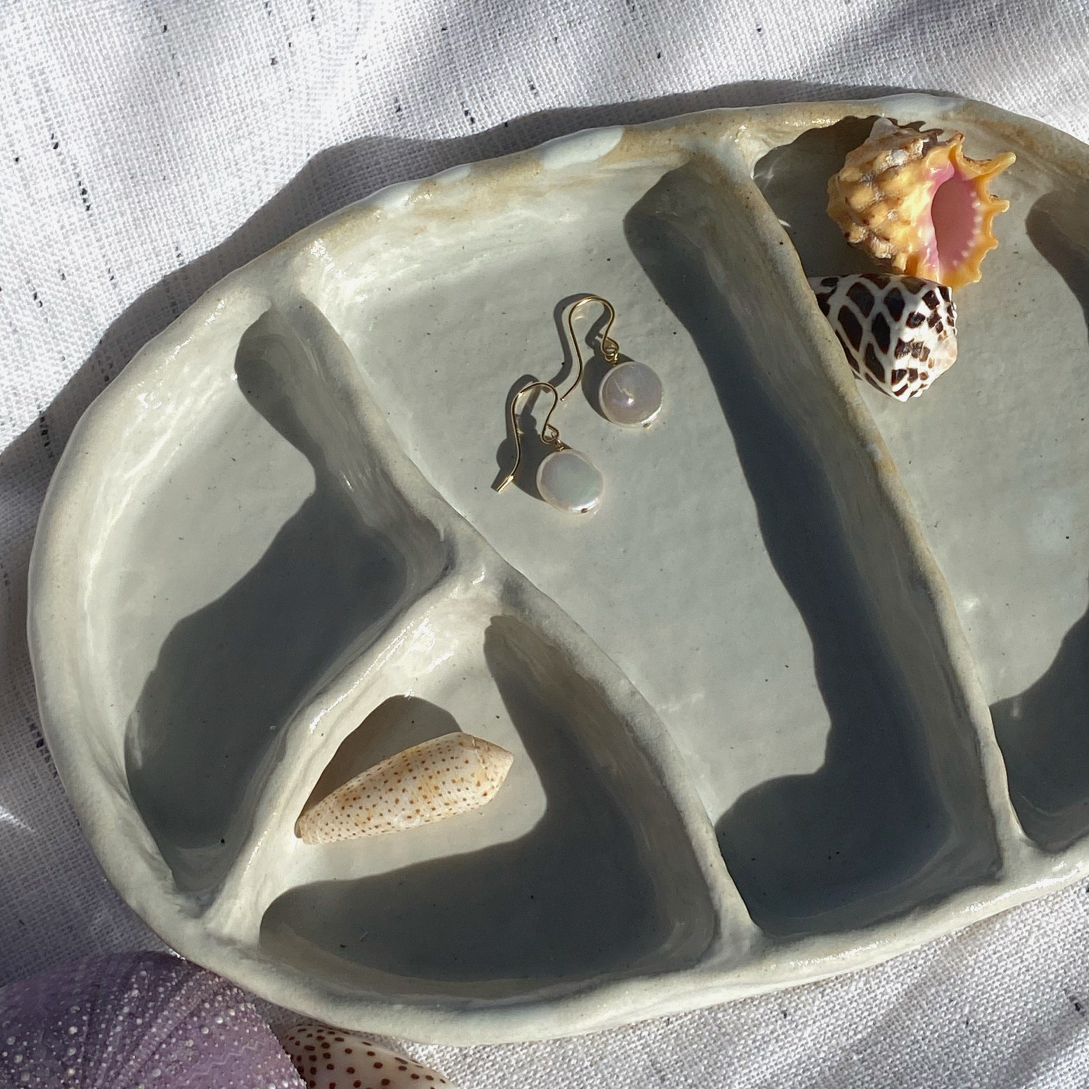 Simple Coin Pearl Earrings - La Perouse Collection